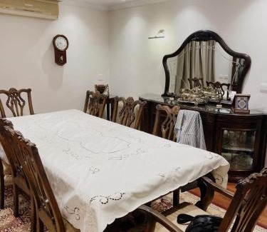 Nasr City Wohnung | شقة راقية للإيجار الترا سوبر لوكس في مدينة نصر بالقرب من سيتي ستارز - للعائلات فقط