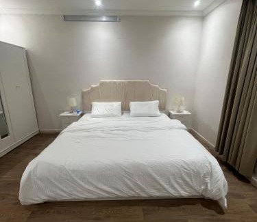 Al Kura Wohnung | شقة غرفة نوم ومجلس ومطبخ وحمام