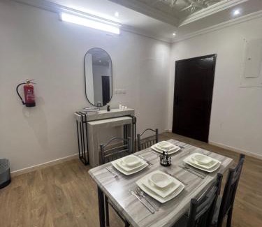 Al Kura Wohnung | شقة غرفة نوم ومجلس ومطبخ وحمام