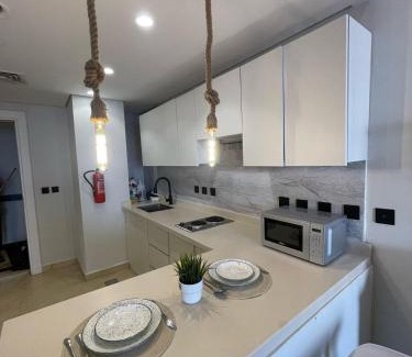 Ash Shati Wohnung | شقة فاخرة بإطلالة بحرية في داماك