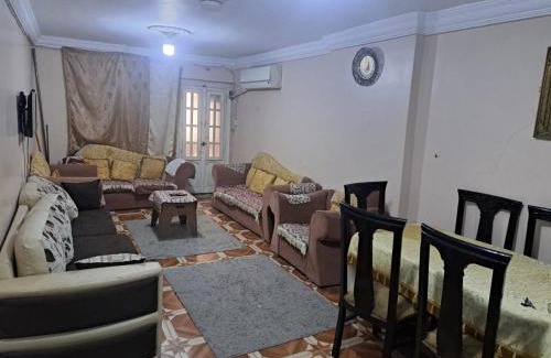Tukh Wohnung | شقة مفروشة 5 سراير في كامب شيزار