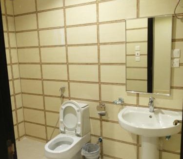 Al Kura Wohnung | شقق همم للشقق المخدومة