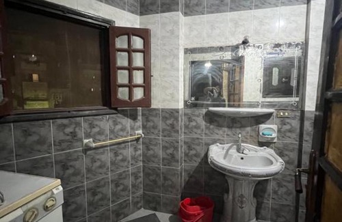 Mansoura Wohnung | شقه ثلاثه غرف وريسبشن ثلاثه قطع لك بالكامل بها تكييف ف الصاله