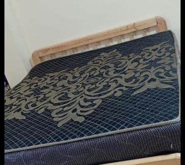 Dikirnis Wohnung | غرفة بحمام دور ارضي