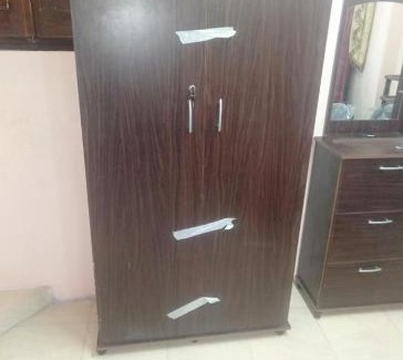 Dikirnis Wohnung | غرفة بحمام دور ارضي