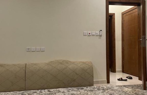 Al Riyadh Wohnung | غرفة كبيرة مع دورة مياه مجهزة بالكامل مدخل خاص