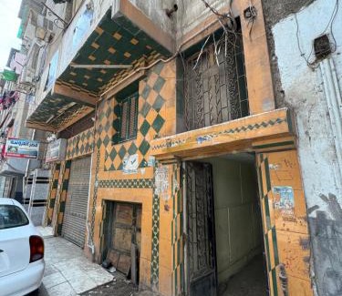 Mansoura Wohnung | غرفه خاصه لك جديده وفرش جديد ومميز بها سريرين وتلفزيون