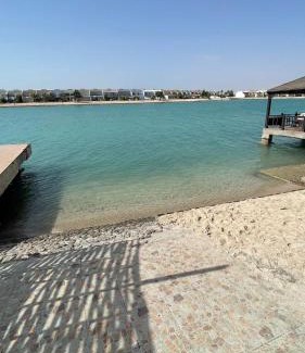 Dhahban Skihütte | فيلا السعادة بشاطي خاص درة العروس