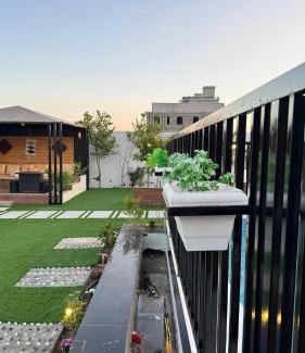 Taif Villa | فيلا ايمان مسبح وحوش وجلسات خارجيه مع ملعب كرة قدم