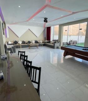 Dhahban Villa | فيلا هابي بيتش شاطى رملي وخاص