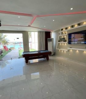 Dhahban Villa | فيلا هابي بيتش شاطى رملي وخاص