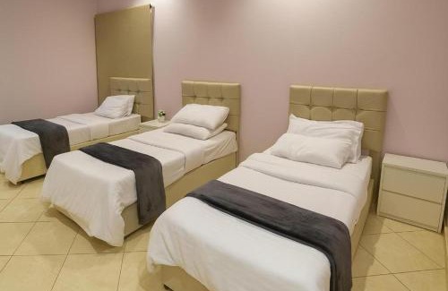 Taif Wohnung | وسام شقة كبيرة 4 غرف نوم وصالة وشرفة-بلكونة- Large apartment with 4 bedrooms, a living room and a balcony