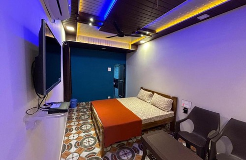 Devbag Haus | ओम करुणा निवास