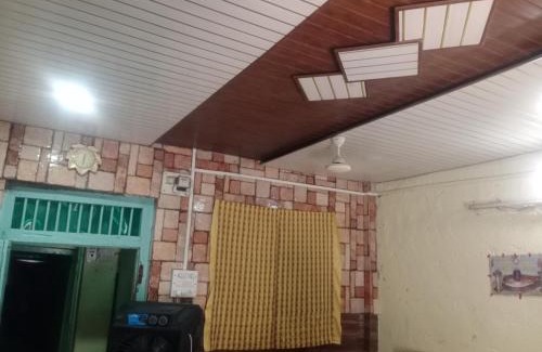 Ujjain Haus | जय संतोषी मां गेस्ट हाउस