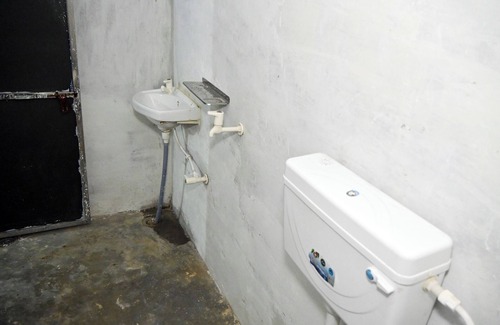 Vrindavan Haus | श्री बाँकेबिहारी सेवा धाम Near Atalla Chungi Parikrama Marg Vrindavan.