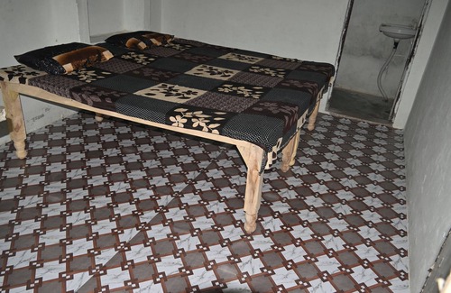 Vrindavan Haus | श्री बाँकेबिहारी सेवा धाम Near Atalla Chungi Parikrama Marg Vrindavan.