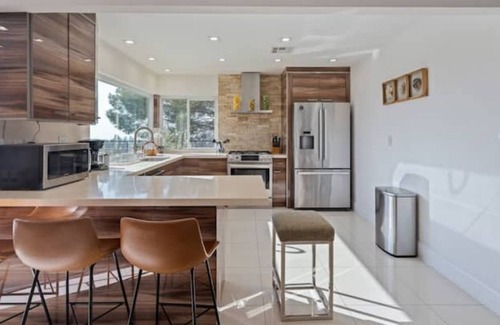 Granada Hills North Villa | ৎ୭Hills Viewৎ୭ Pool Jacuzi &More