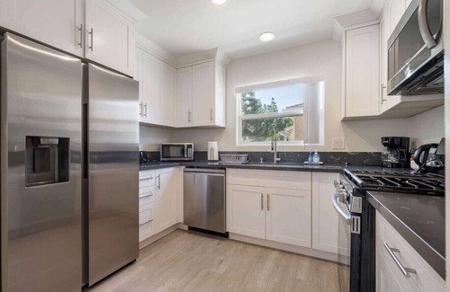 Burbank Haus | ৎ୭Serene Home in Central Burbankৎ୭