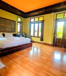 Si Racha Skihütte | คีรีนคร บางพระ รีสอร์ท