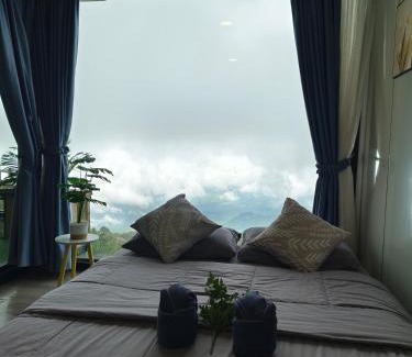 Lom Kao Haus | ชาร์จแบต ภูทับเบิก