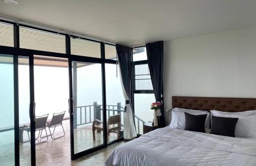 Sado Phong Haus | ช่องลม แคมป์ เขาค้อ