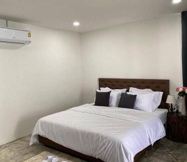 Sado Phong Haus | ช่องลม แคมป์ เขาค้อ