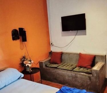 Nakhon Si Thammarat Hotel | ณชนกรีสอร์ท&garden