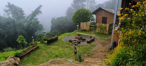 Mae Rim Haus | ตั้วบ้านดิน Tuabaandin