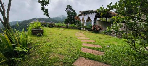 Mae Rim Haus | ตั้วบ้านดิน Tuabaandin