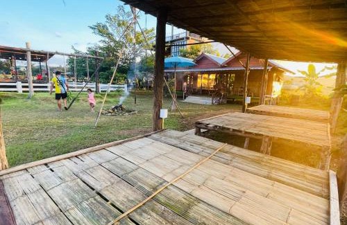 Tha Wang Pha Haus | ทุ่งพาฝัน