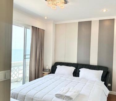 Rayong Wohnung | บ้านชายทะเล ที่พักติดทะเล ระยอง หาดแสงจันทร์