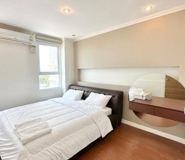 Rayong Wohnung | บ้านชายทะเล ที่พักติดทะเล ระยอง หาดแสงจันทร์