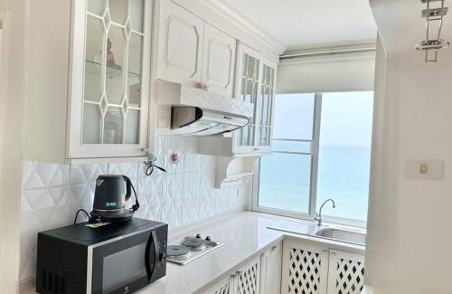 Rayong Wohnung | บ้านชายทะเล ที่พักติดทะเล ระยอง หาดแสงจันทร์