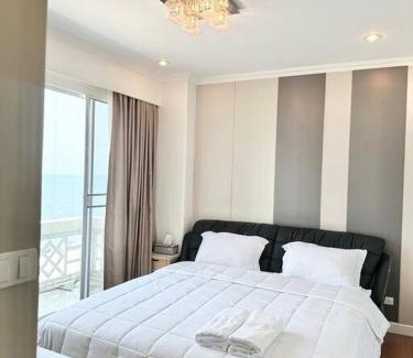 Rayong Wohnung | บ้านชายทะเล ที่พักติดทะเล ระยอง หาดแสงจันทร์