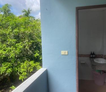 Nuea Khlong Hotel | บ้านทรัพย์มงคล