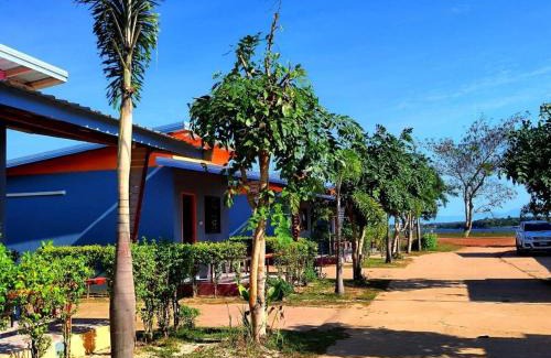 Bung Khong Long Resort | บ้านทุ่ง เคียงบึง รีสอร์ท