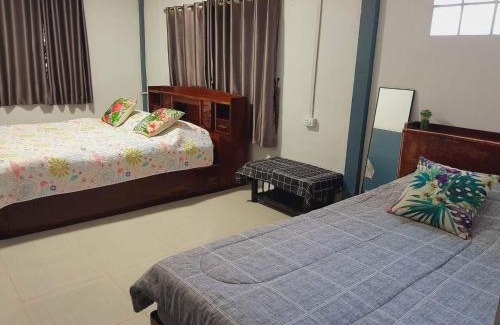 Bung Khong Long Haus | บ้านนภภูเกตส์เฮ้าส์