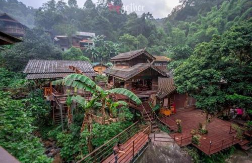 Mae Kampong Haus | บ้านป้อหลวงแม่หลวง แม่กำปอง Baanporluangmaeluang Maekampong