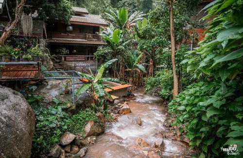 Mae Kampong Haus | บ้านป้อหลวงแม่หลวง แม่กำปอง Baanporluangmaeluang Maekampong