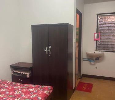 Wat Ket Wohnung | บ้านพักทองสุข