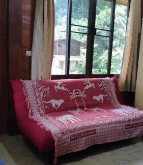 Chom Thong Haus | บ้านพักพือวา Pue Wa Homestay