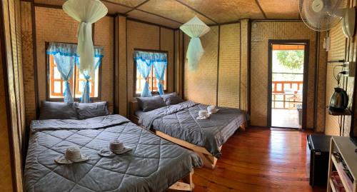 Ban Luang Haus | บ้านพักเคียงนา