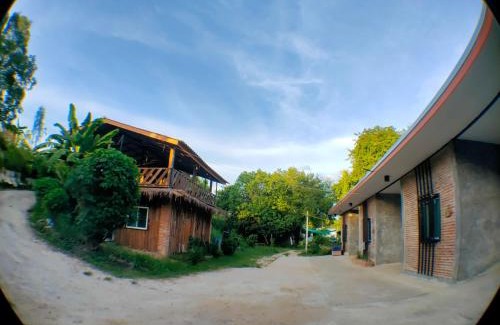 Mae Suai Haus | บ้านพักเรือนแก้ว แม่สรวย