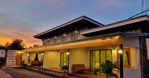 Na Muang Haus | บ้านริมน้ำ โฮมสเตย์ ปราจีนบุรี