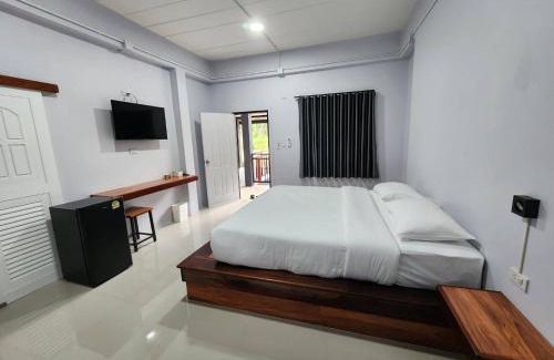 Ban Na Doem Bed & Breakfast | บ้านร่มไทร Ban Romsai Nadoem Suratthani