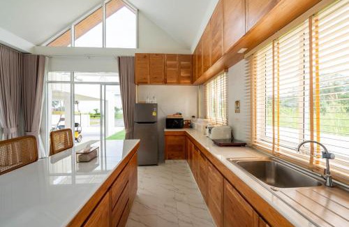 Khanom Villa | บ้านลินลดา พูลวิลล่าขนอม