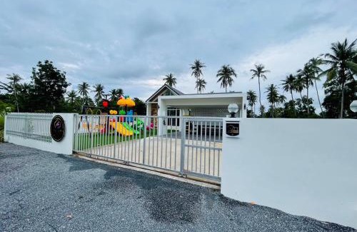 Khanom Villa | บ้านลินลดา พูลวิลล่าขนอม