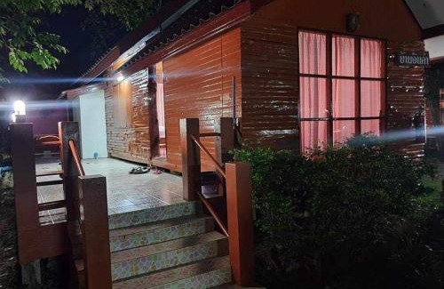Phrae Haus | บ้านสวนกุหลาบแก้วรีสอร์ท