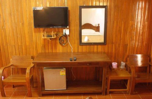 Phrae Haus | บ้านสวนกุหลาบแก้วรีสอร์ท