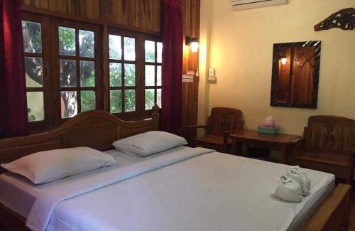 Phrae Haus | บ้านสวนกุหลาบแก้วรีสอร์ท